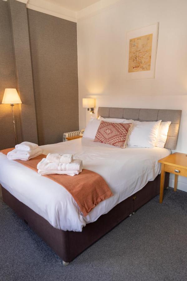 The Warwick Arms Hotel Zewnętrze zdjęcie