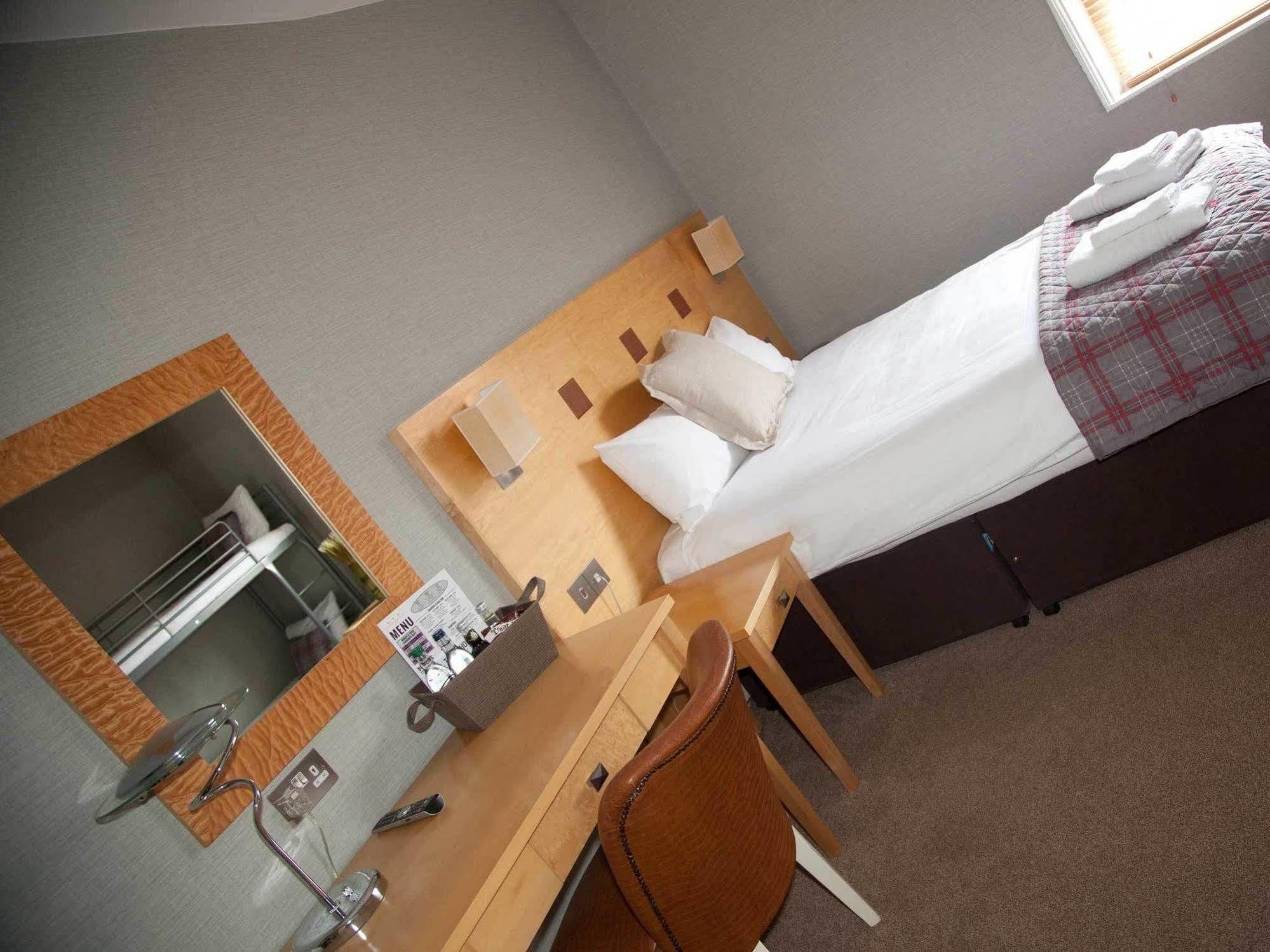 The Warwick Arms Hotel Zewnętrze zdjęcie
