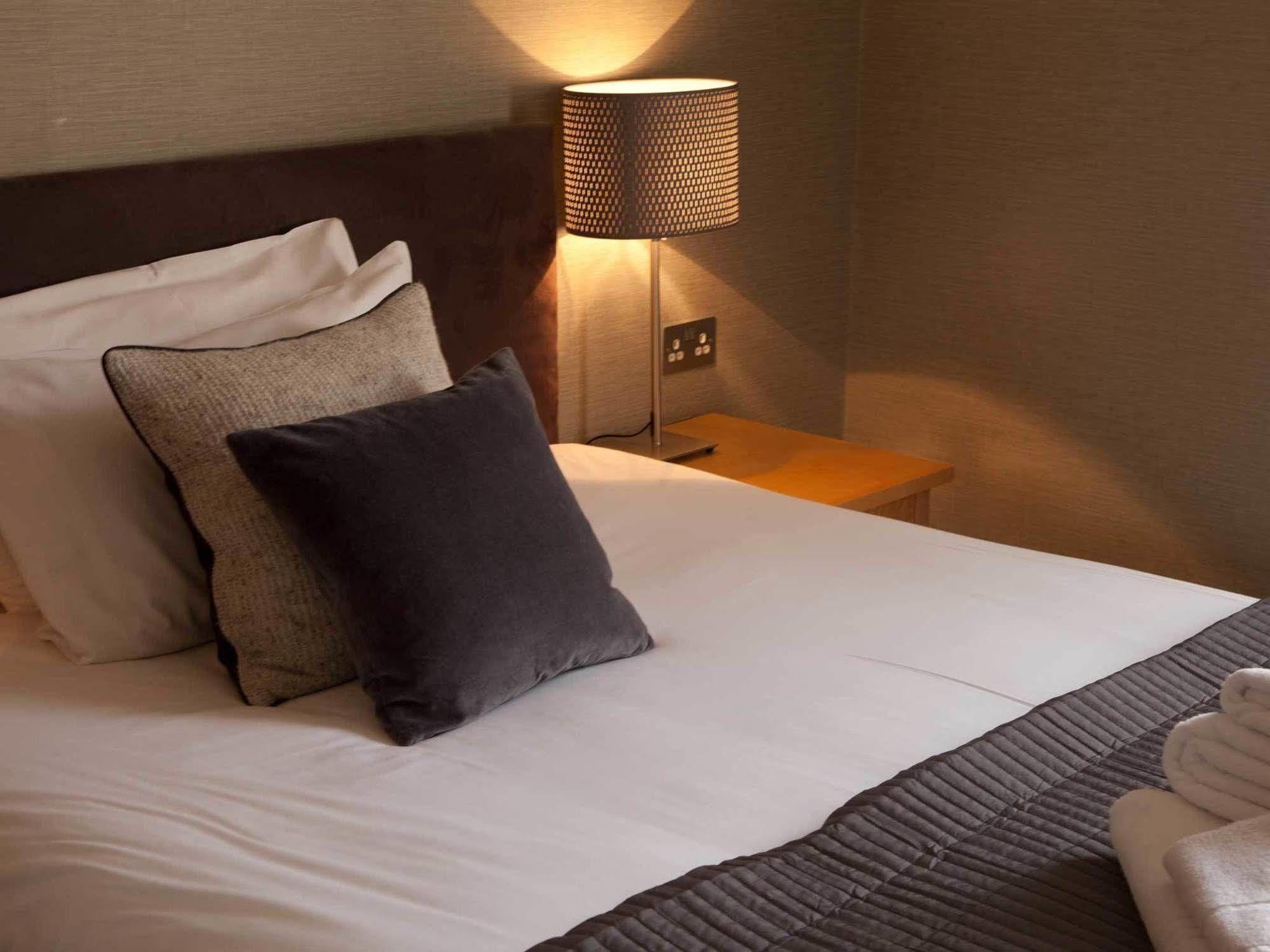 The Warwick Arms Hotel Zewnętrze zdjęcie