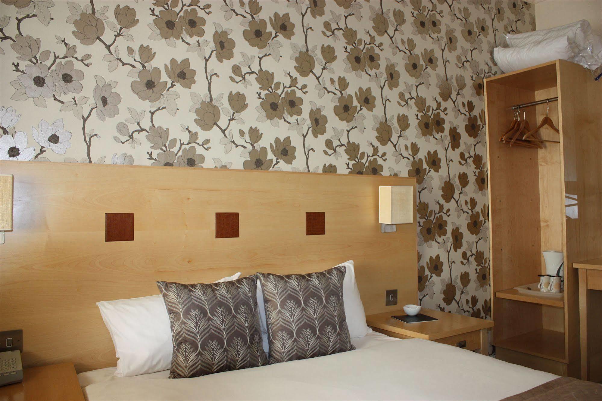 The Warwick Arms Hotel Zewnętrze zdjęcie
