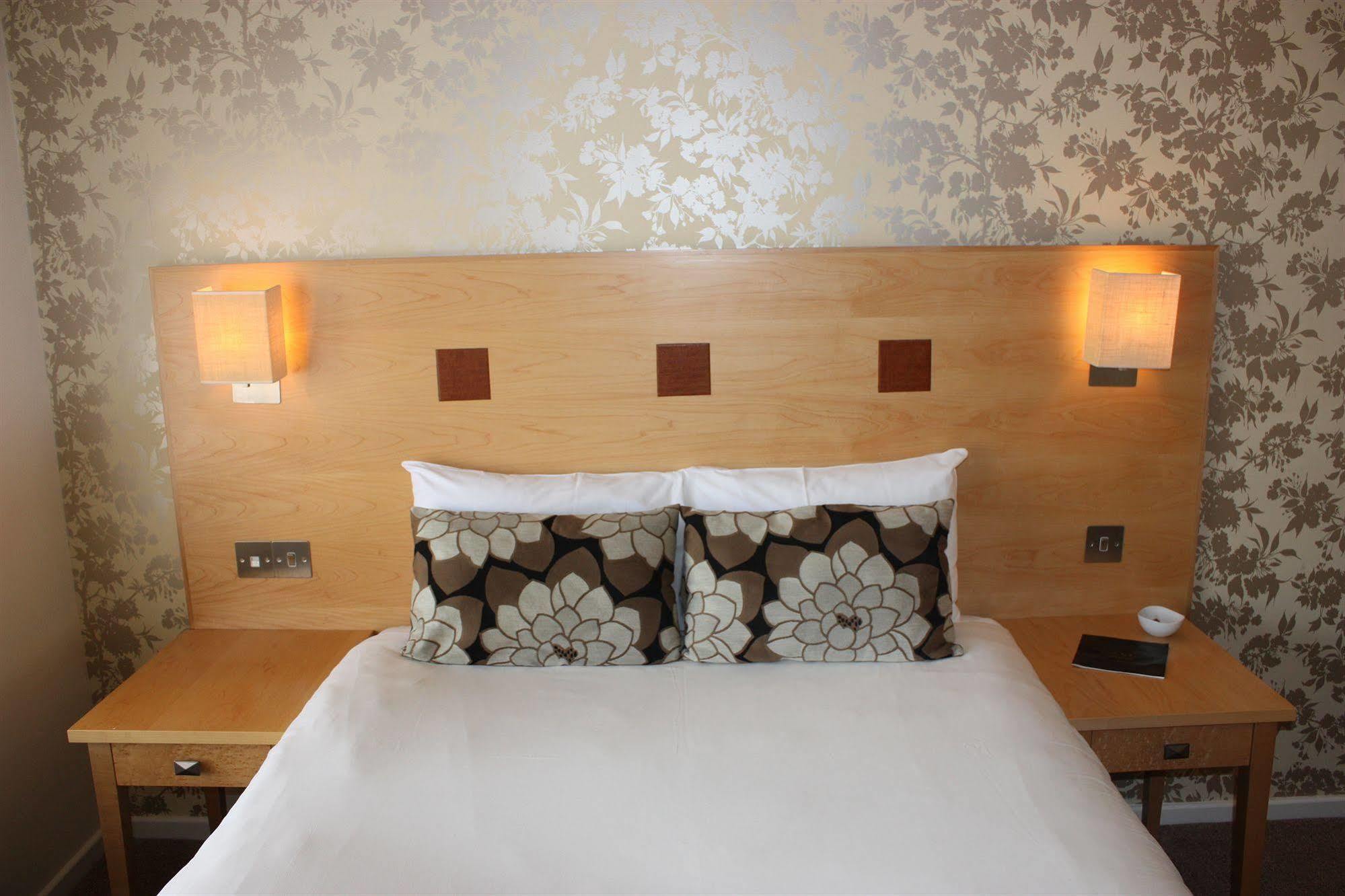 The Warwick Arms Hotel Zewnętrze zdjęcie