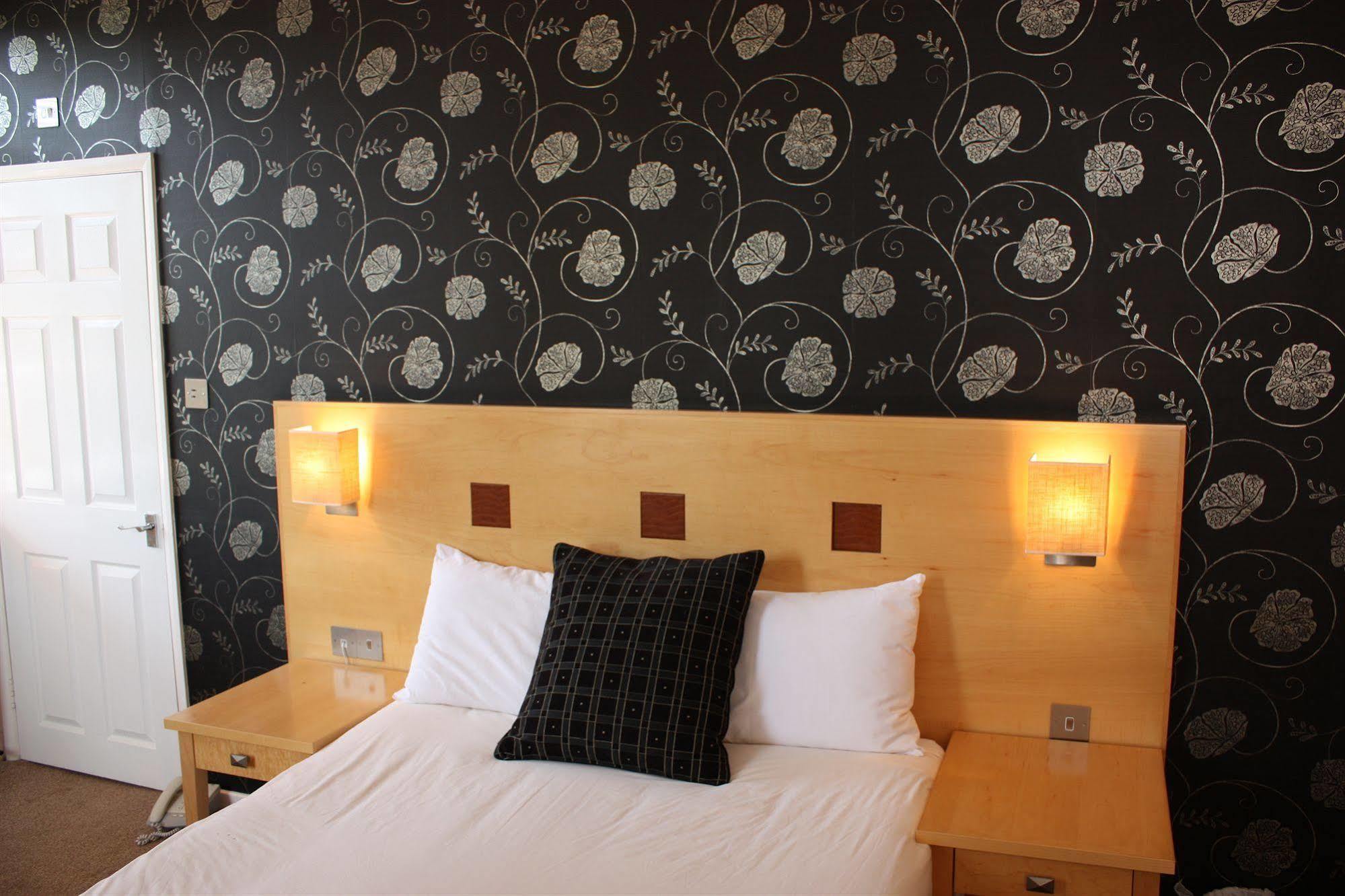 The Warwick Arms Hotel Zewnętrze zdjęcie