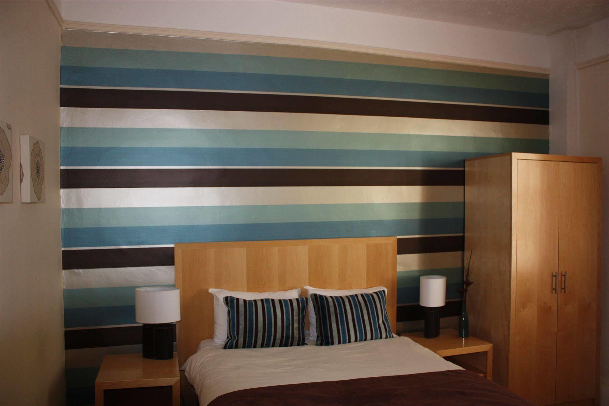 The Warwick Arms Hotel Zewnętrze zdjęcie