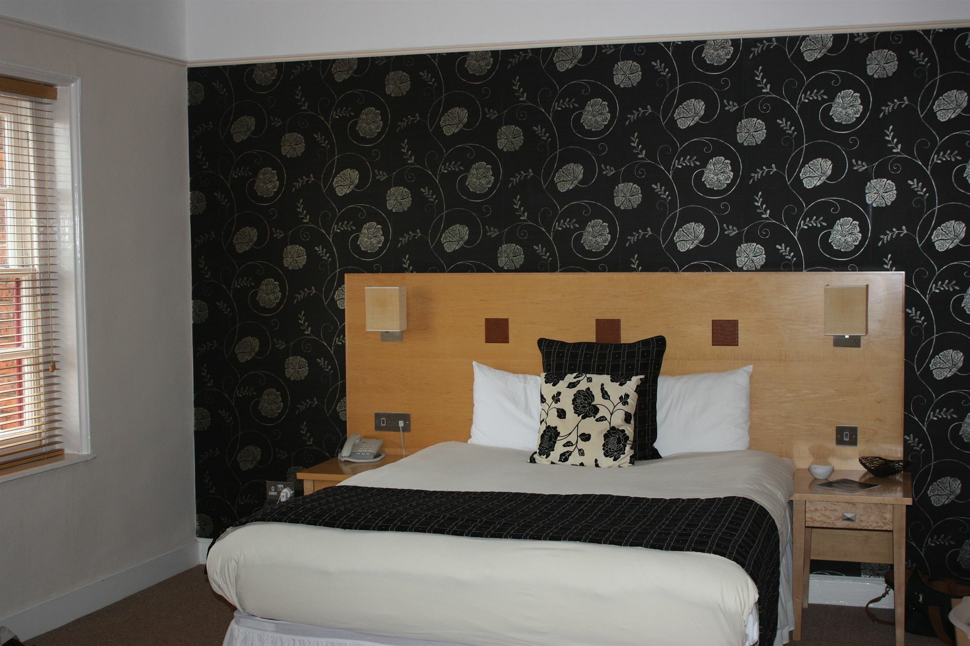 The Warwick Arms Hotel Zewnętrze zdjęcie