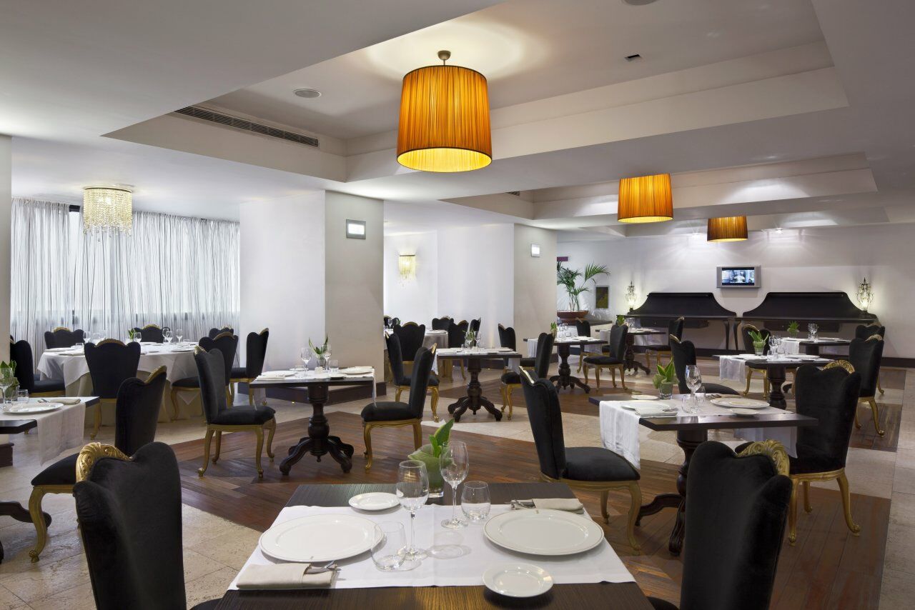 The Warwick Arms Hotel Zewnętrze zdjęcie
